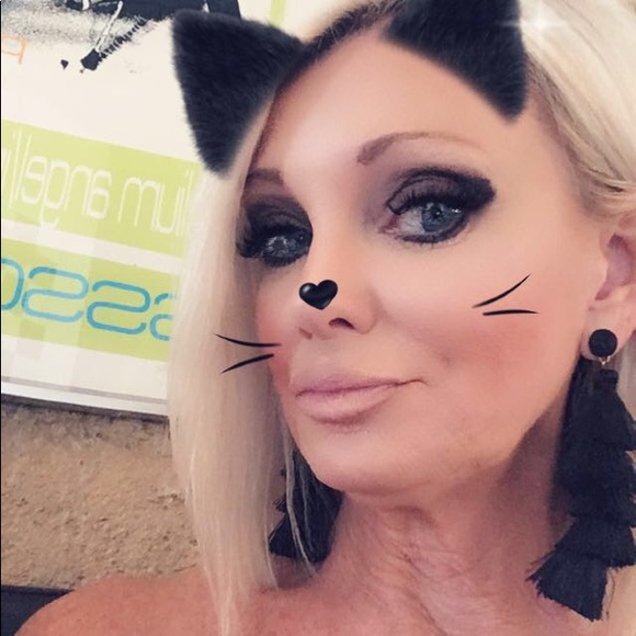 Meet your Posher, Teri - Picture 1 of 1